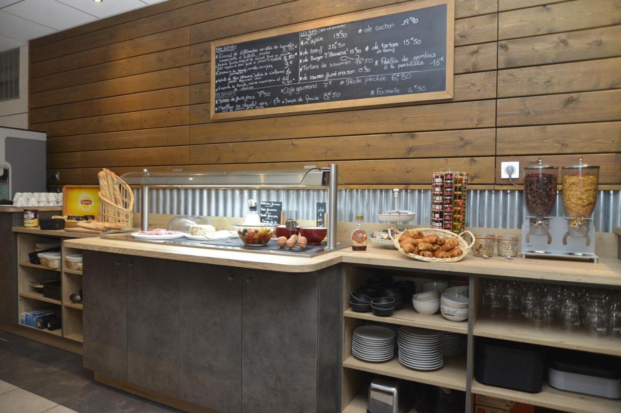 Logis Cris Hotel Et Restaurant, Lyon Sud-Est Corbas Eksteriør billede